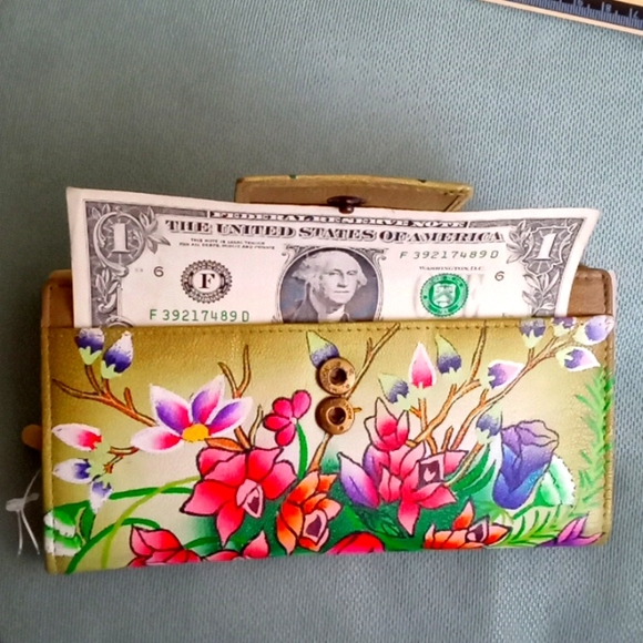 SUKRITI OLIVE FLORAL LEATHER RFID BI-FOLD WALLET - Picture 8 of 13